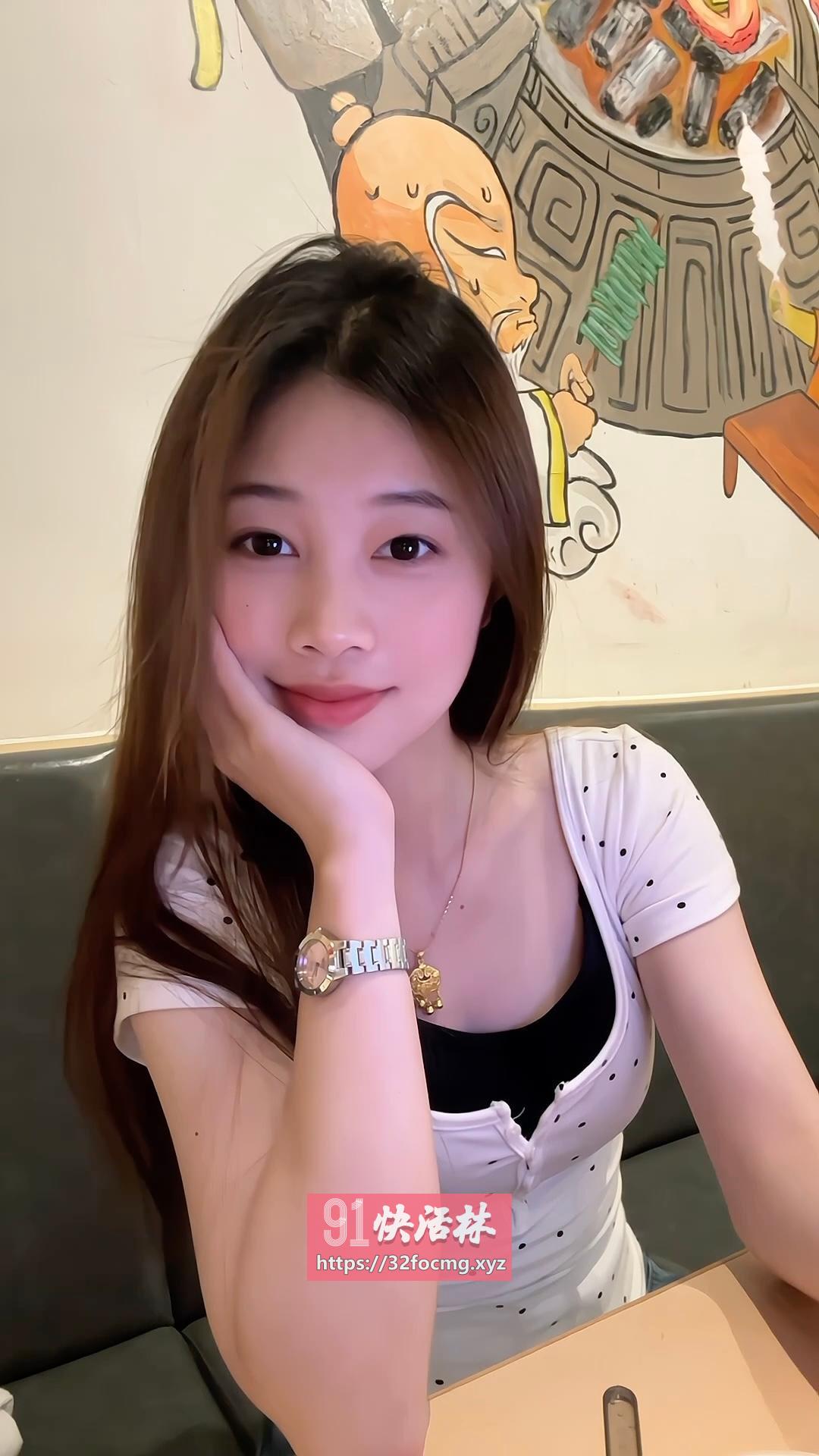 性感丰满大胸骚妹服务很棒