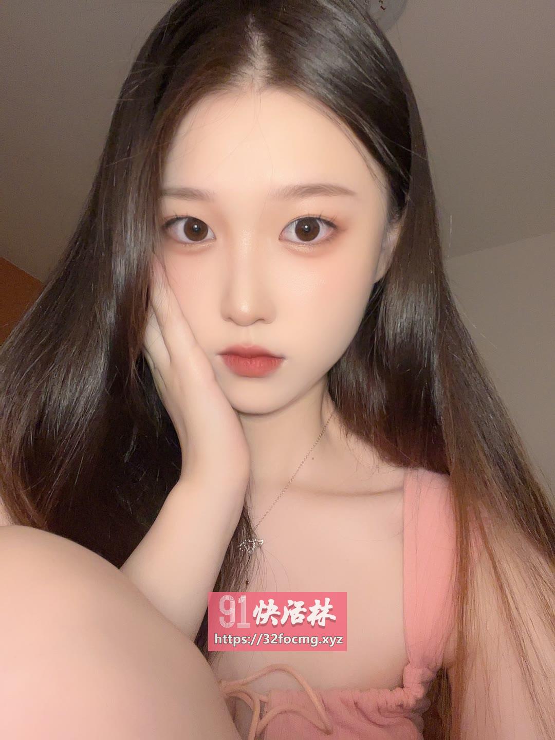 穿着包臀裙后入小师妹