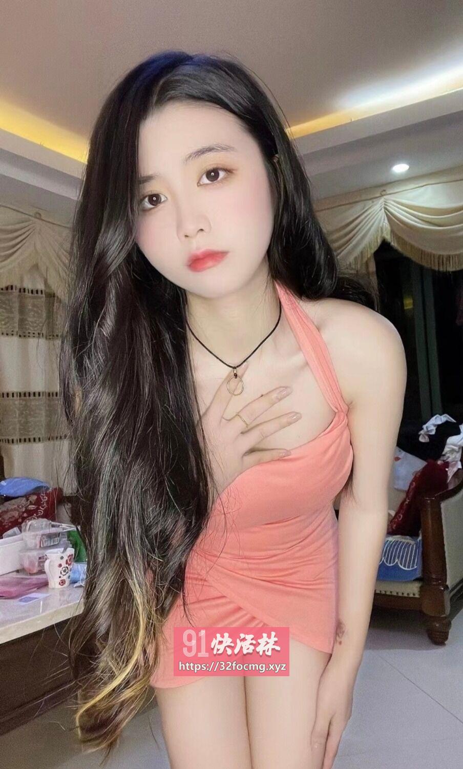 奶大外表清纯服务安逸的妹子