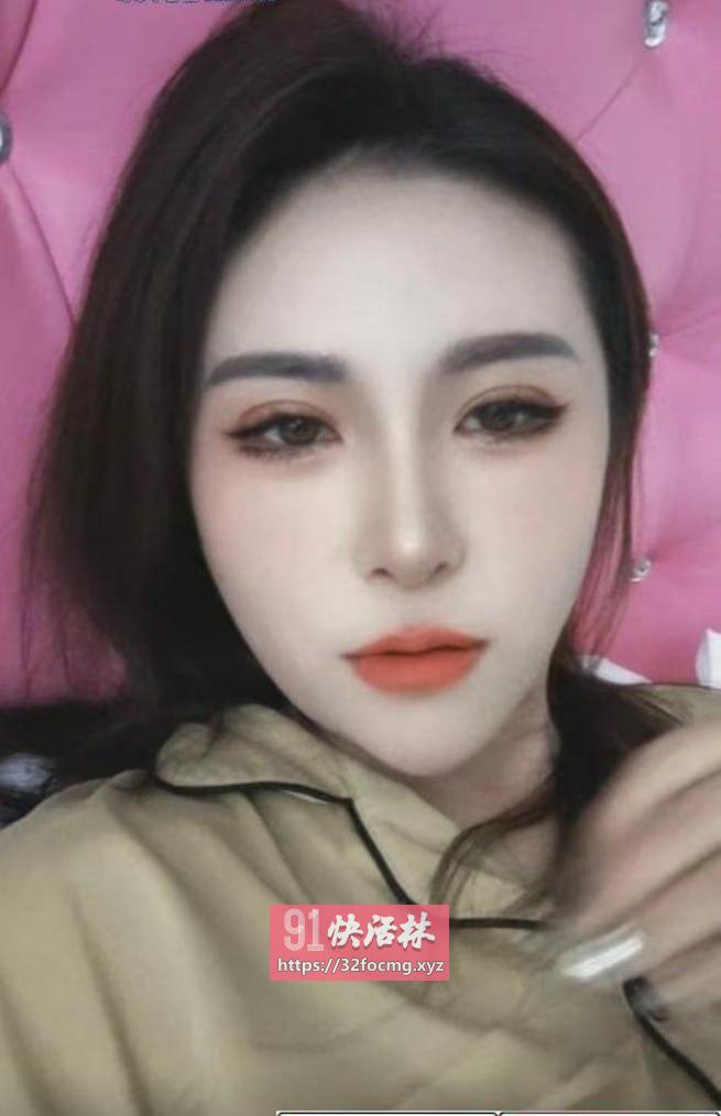 双胞胎姐妹花