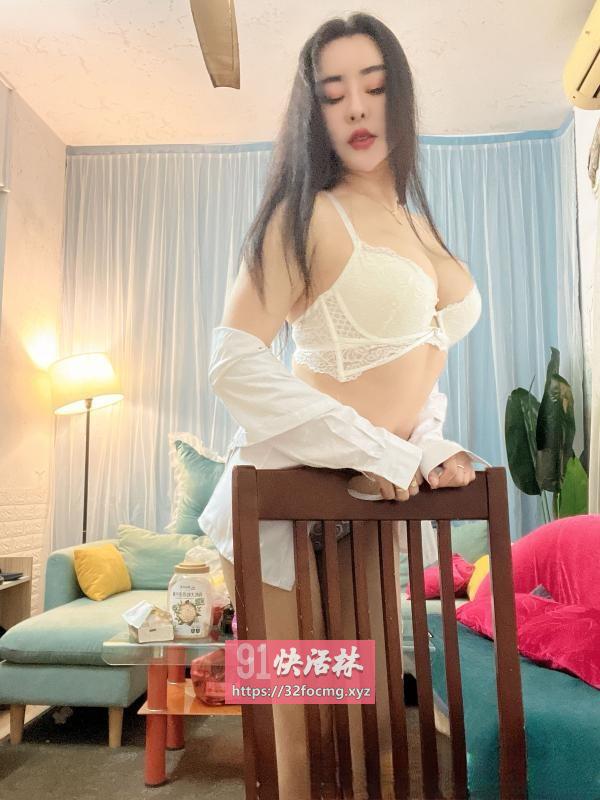 武侯性感大胸骚货艾米
