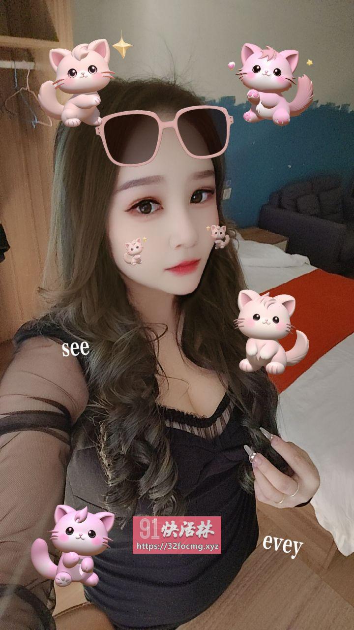 丰满淫水多多