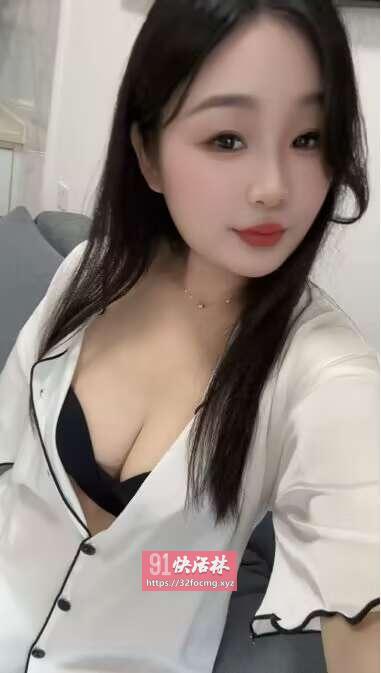 极品身材大胸骚妹