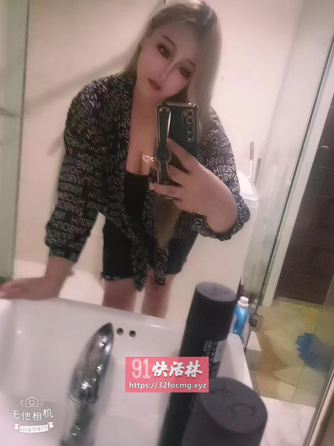 后入微胖骚逼