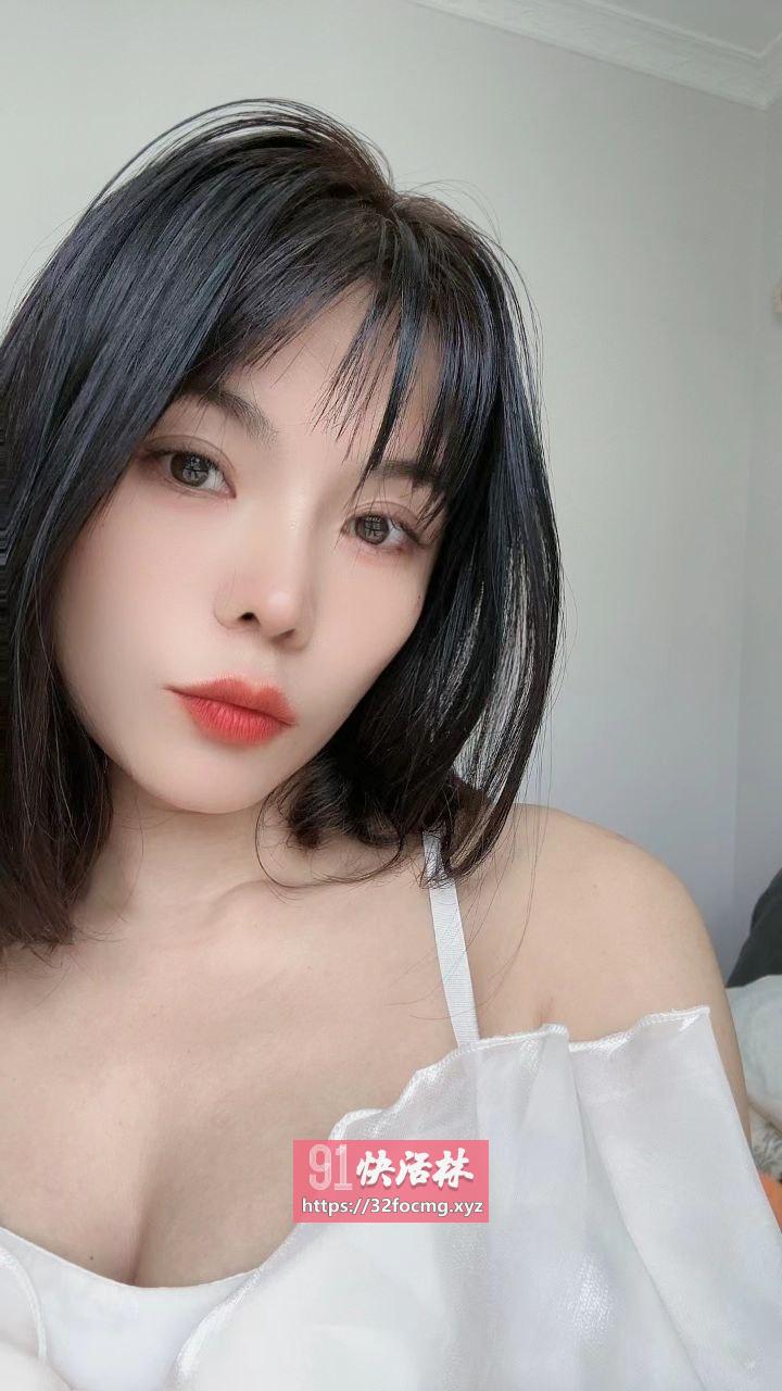 东城肤白颜值身材好老师