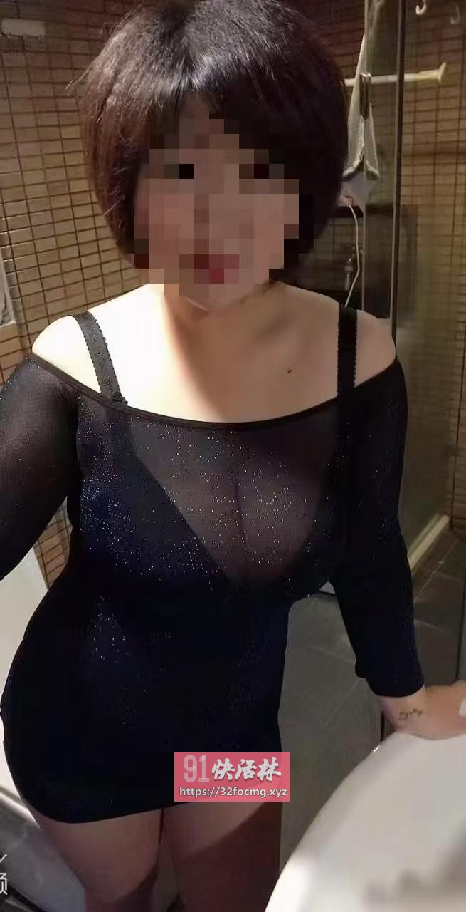 丰满性感少妇