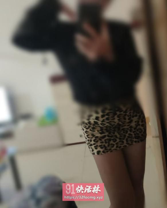 大长腿风骚熟女