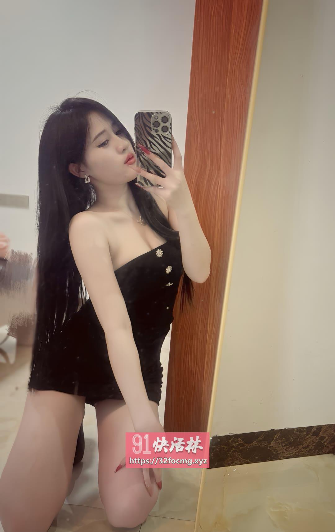 白嫩性感妖媚刚下海