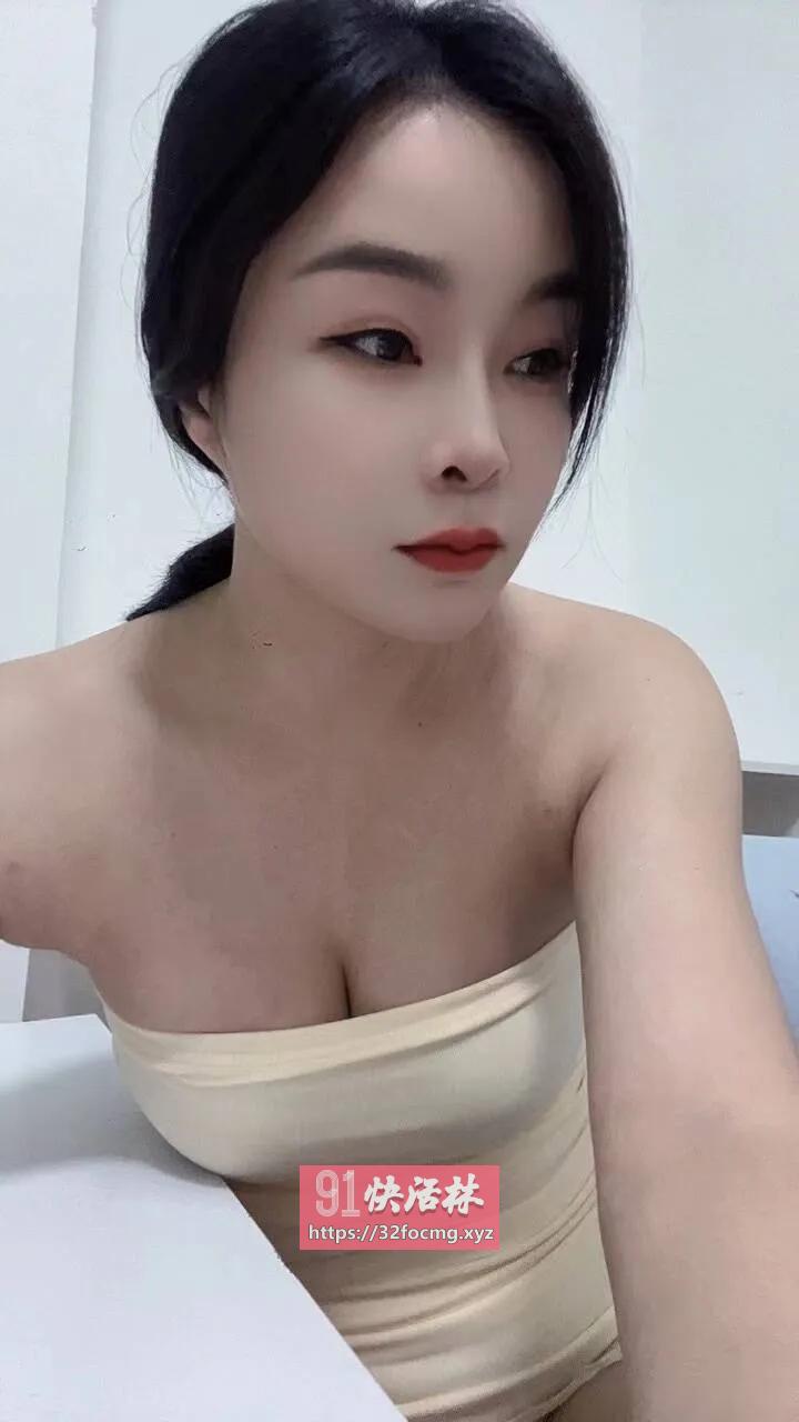 龙华区极品巨乳御姐兔子