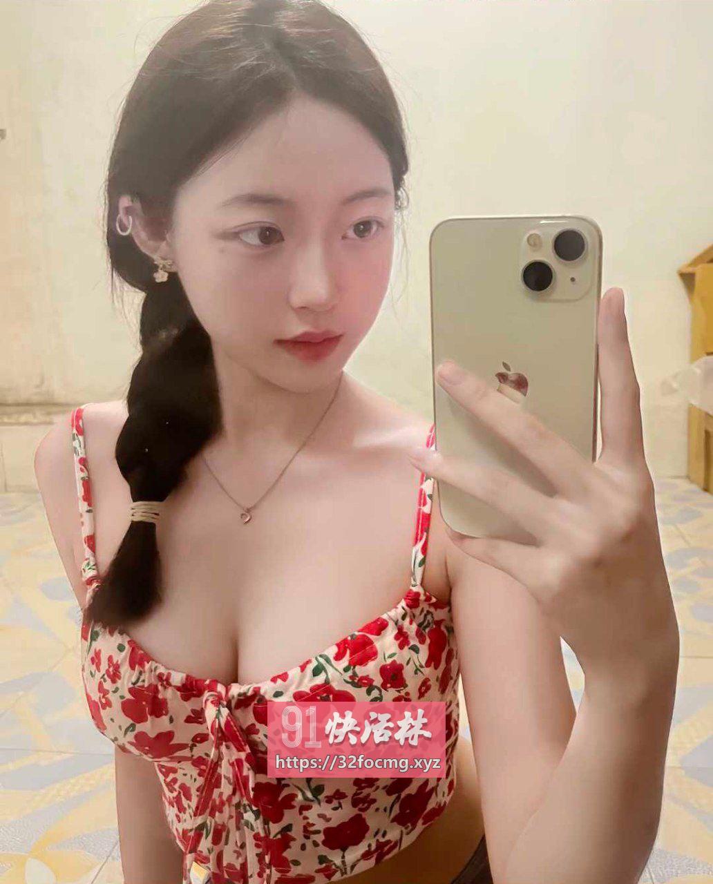 蜀山高挑粉嫩大胸妹