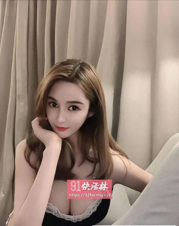 金发妹彤彤老师