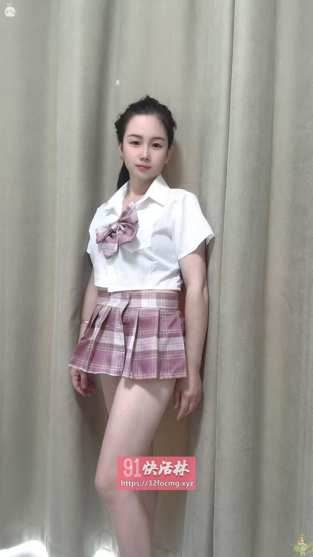 高颜值炮架子美女