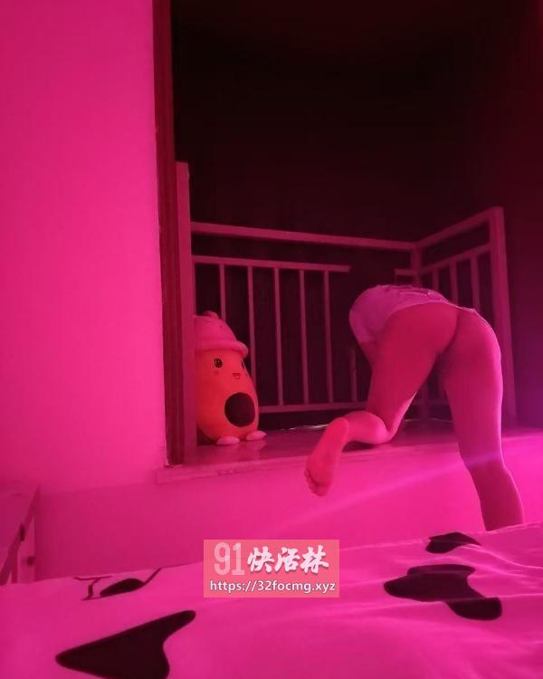 极品性感三点粉制服小妹妹