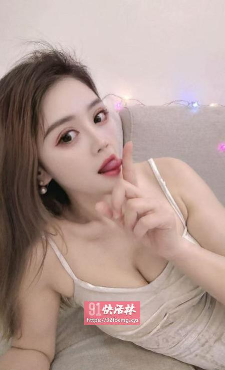 高新情趣娇小骚妹抱起来搞