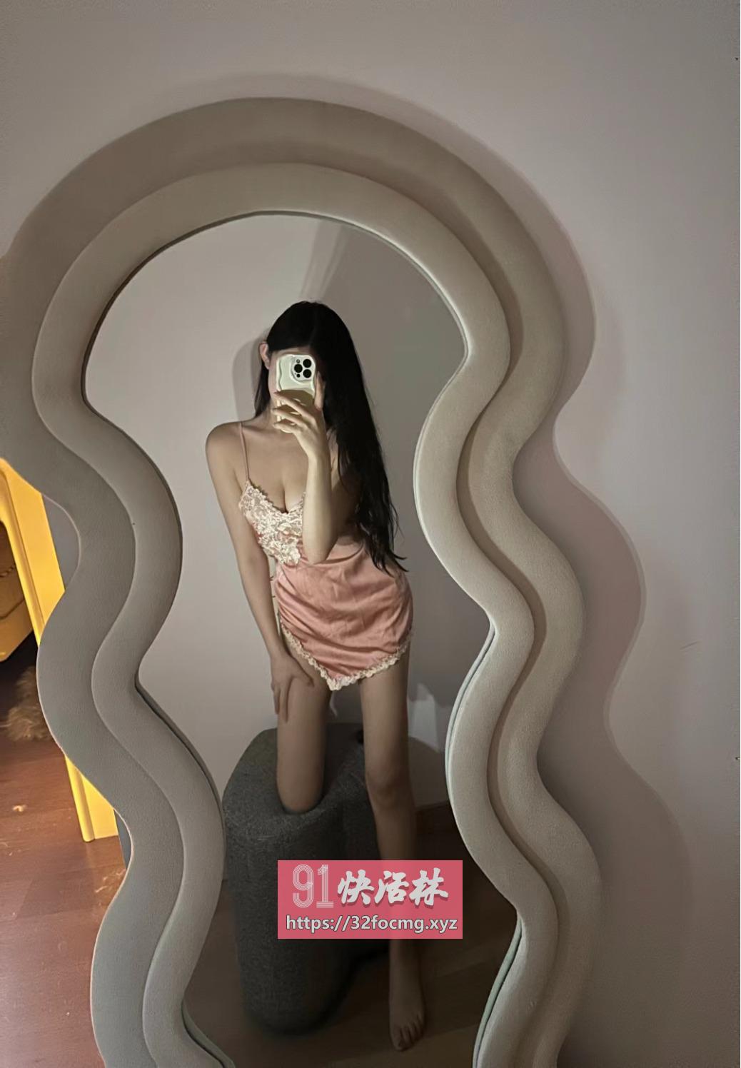 思明轻熟妩媚御姐