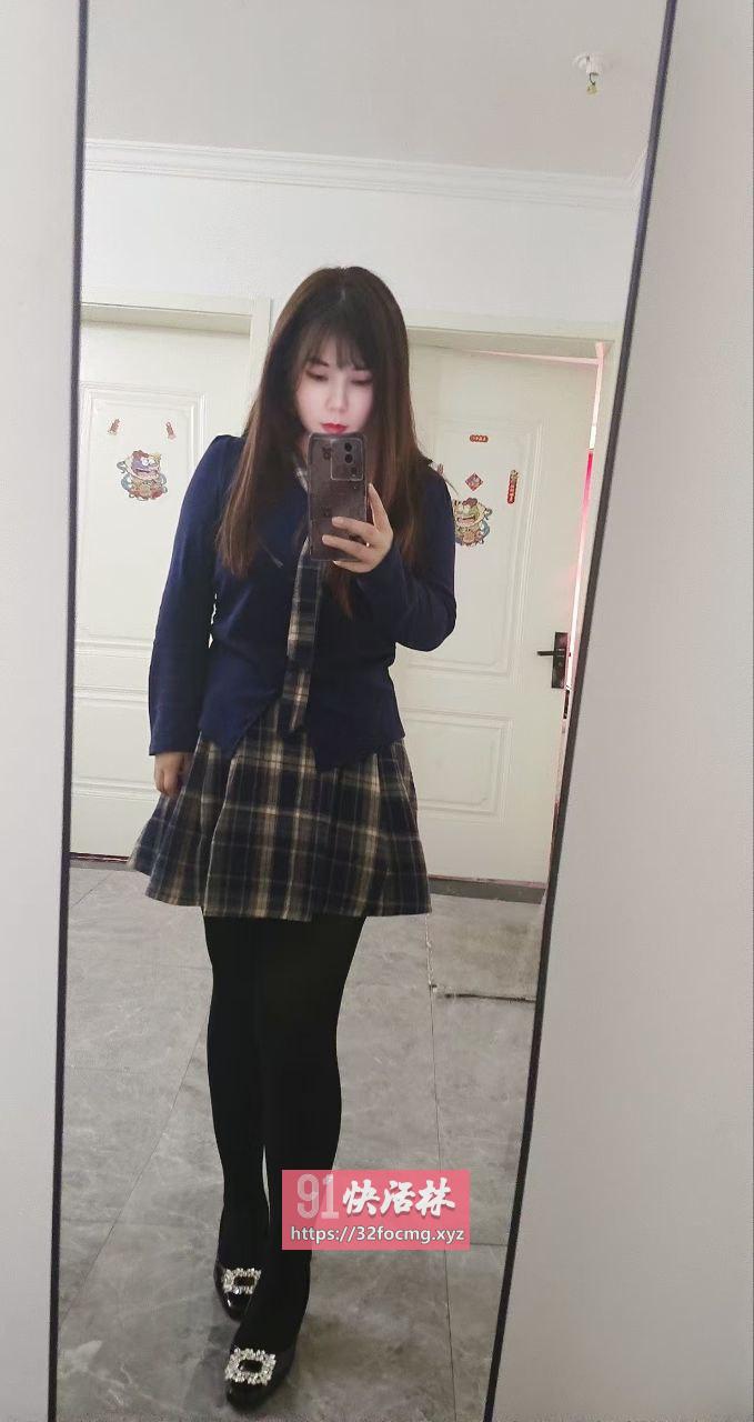 高颜值粉嫩多汁小姐姐