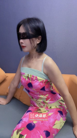 爆炸身材服务超好的妹子，各种姿势都配合，不催不机车