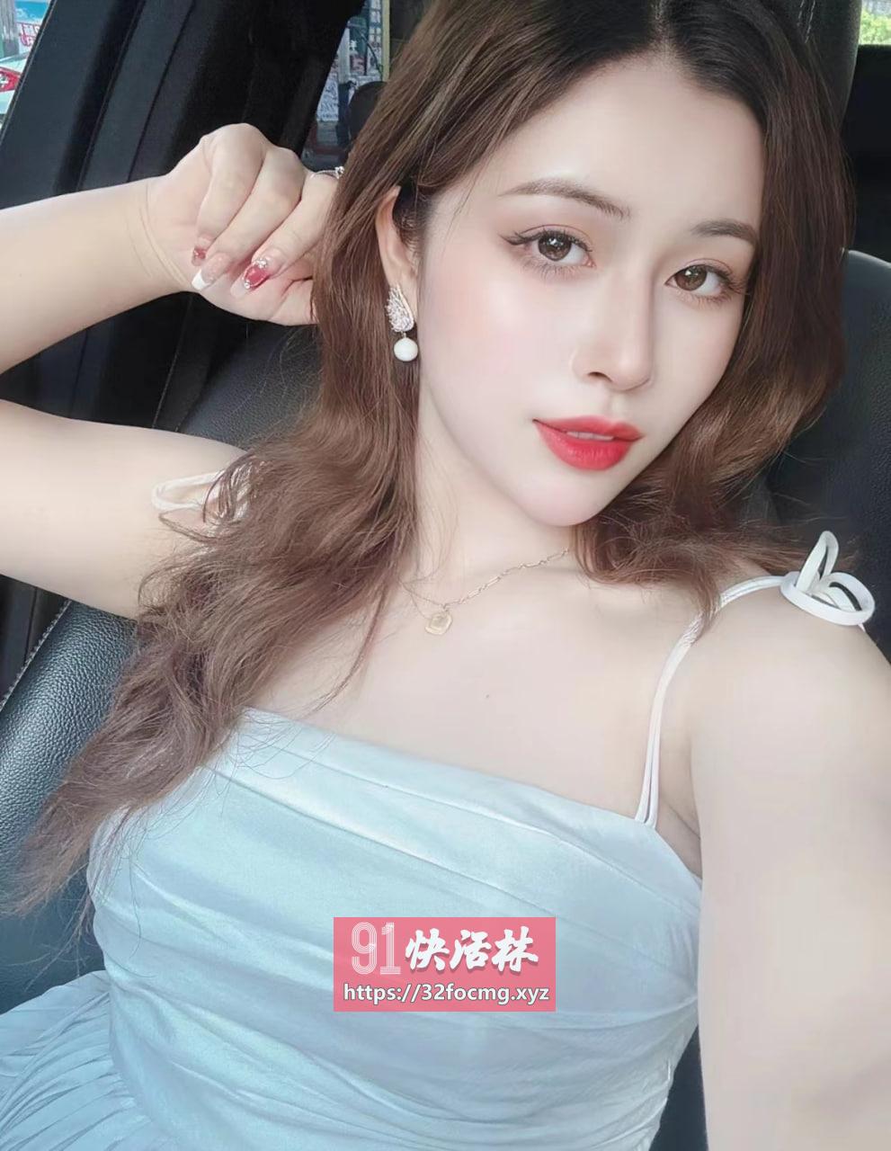大胸服务系骚妇姐姐