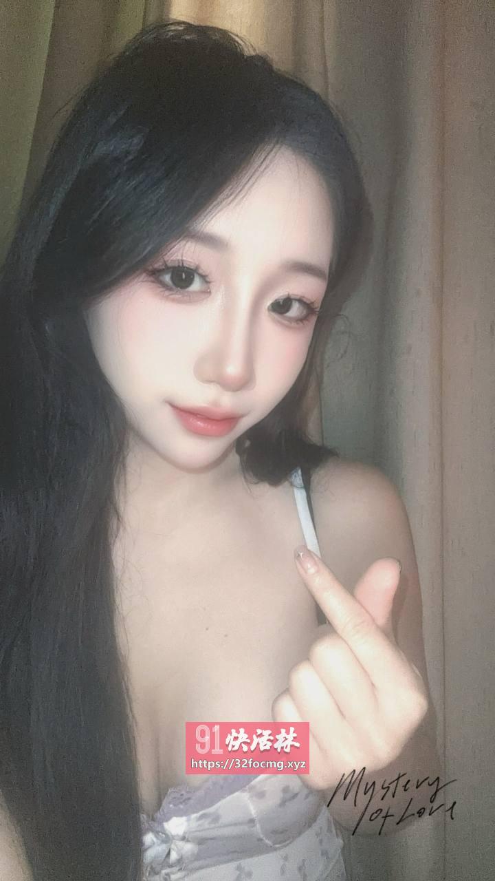 高颜值肤嫩多汁妹妹