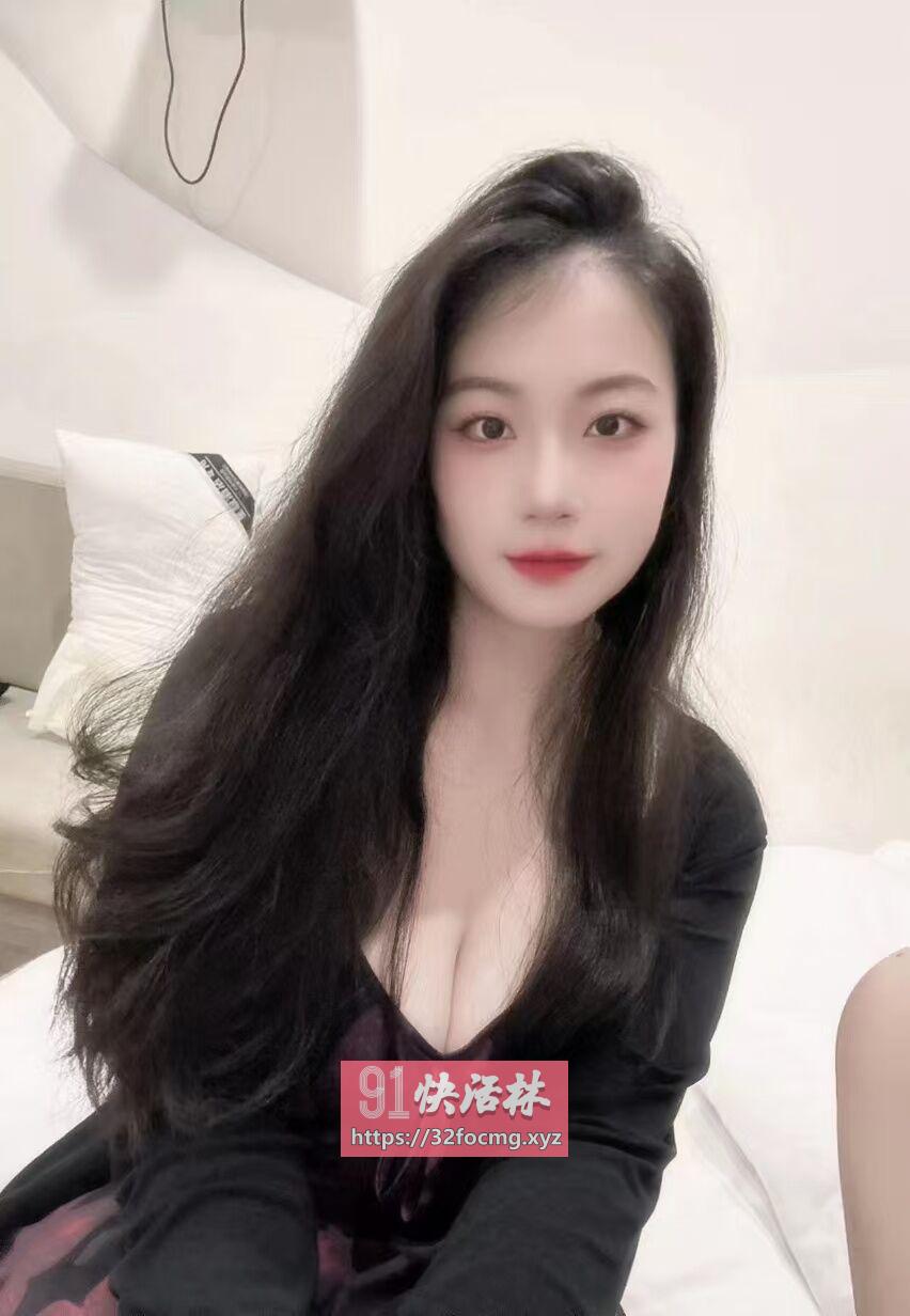 体验肤白大胸妹子