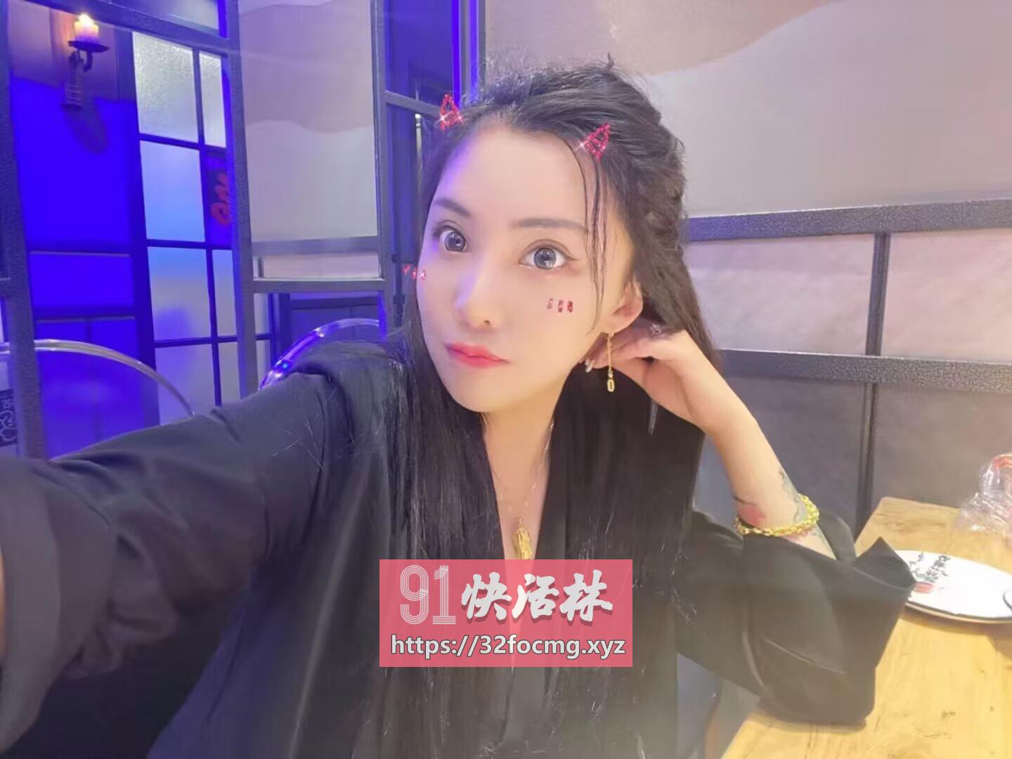 铁西网红脸桃子