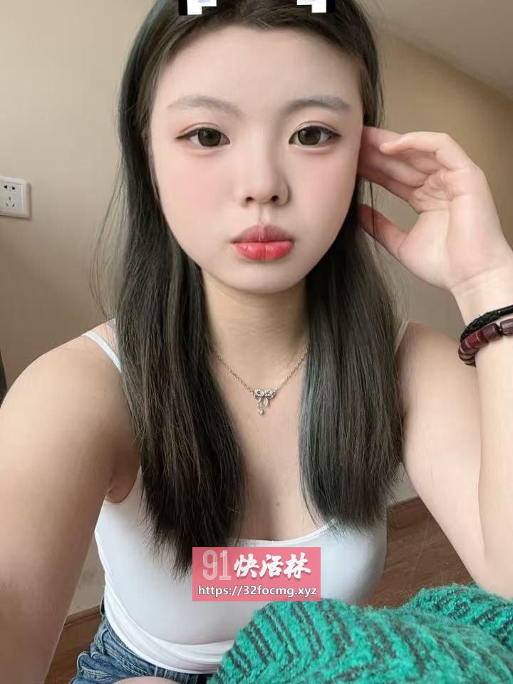 微胖妹妹奶子大不下垂皮肤光滑