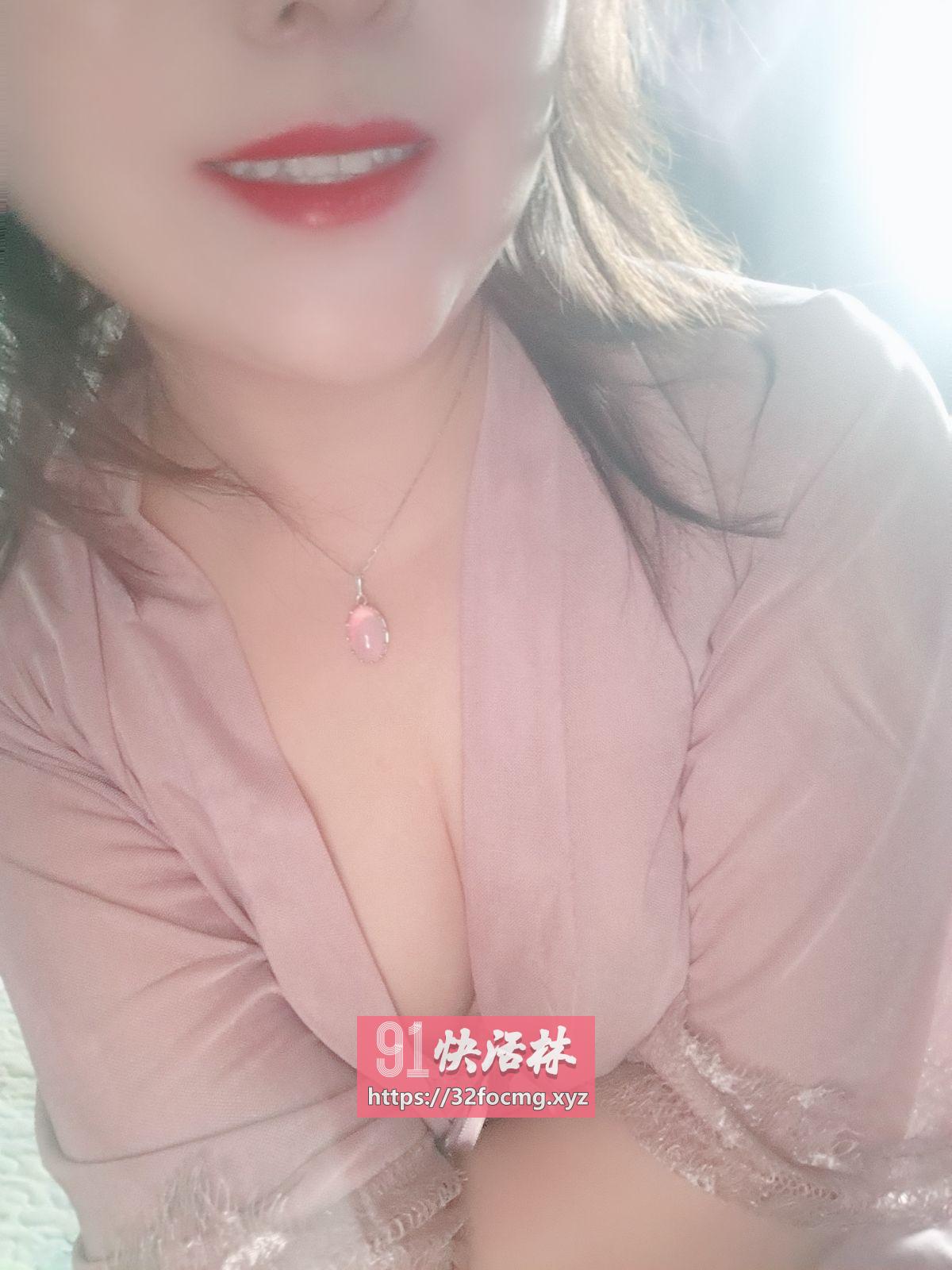 湖塘温柔活好少妇