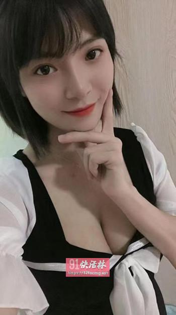 短发大波萌萌姐