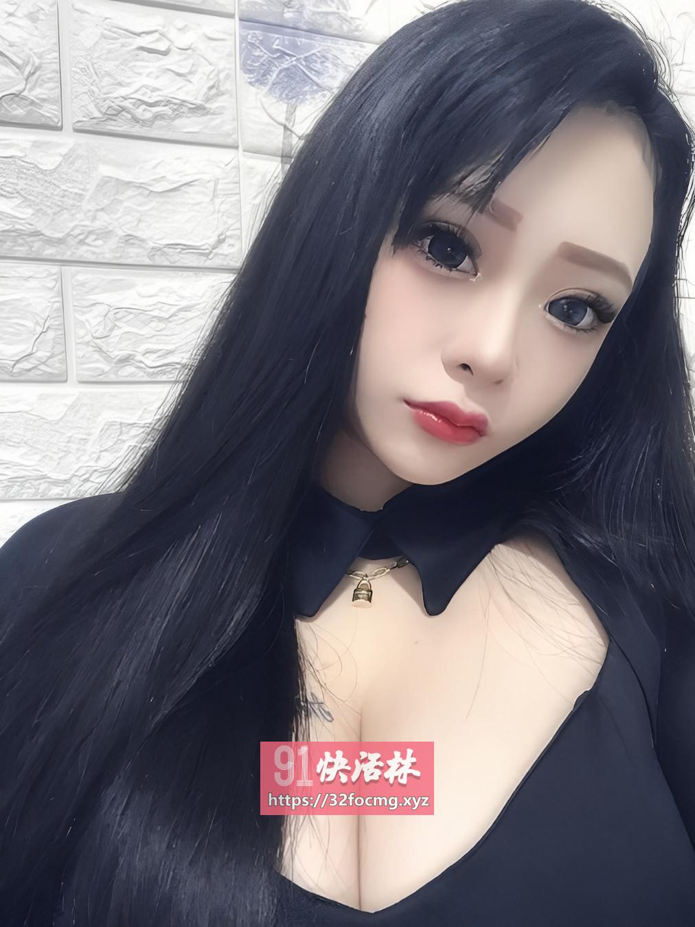 性感尤物大胸妹子