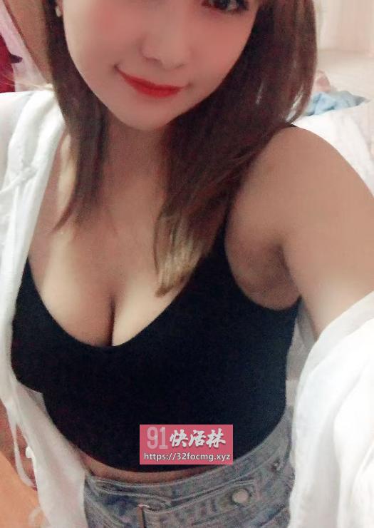 风骚大胸妹身材丰满
