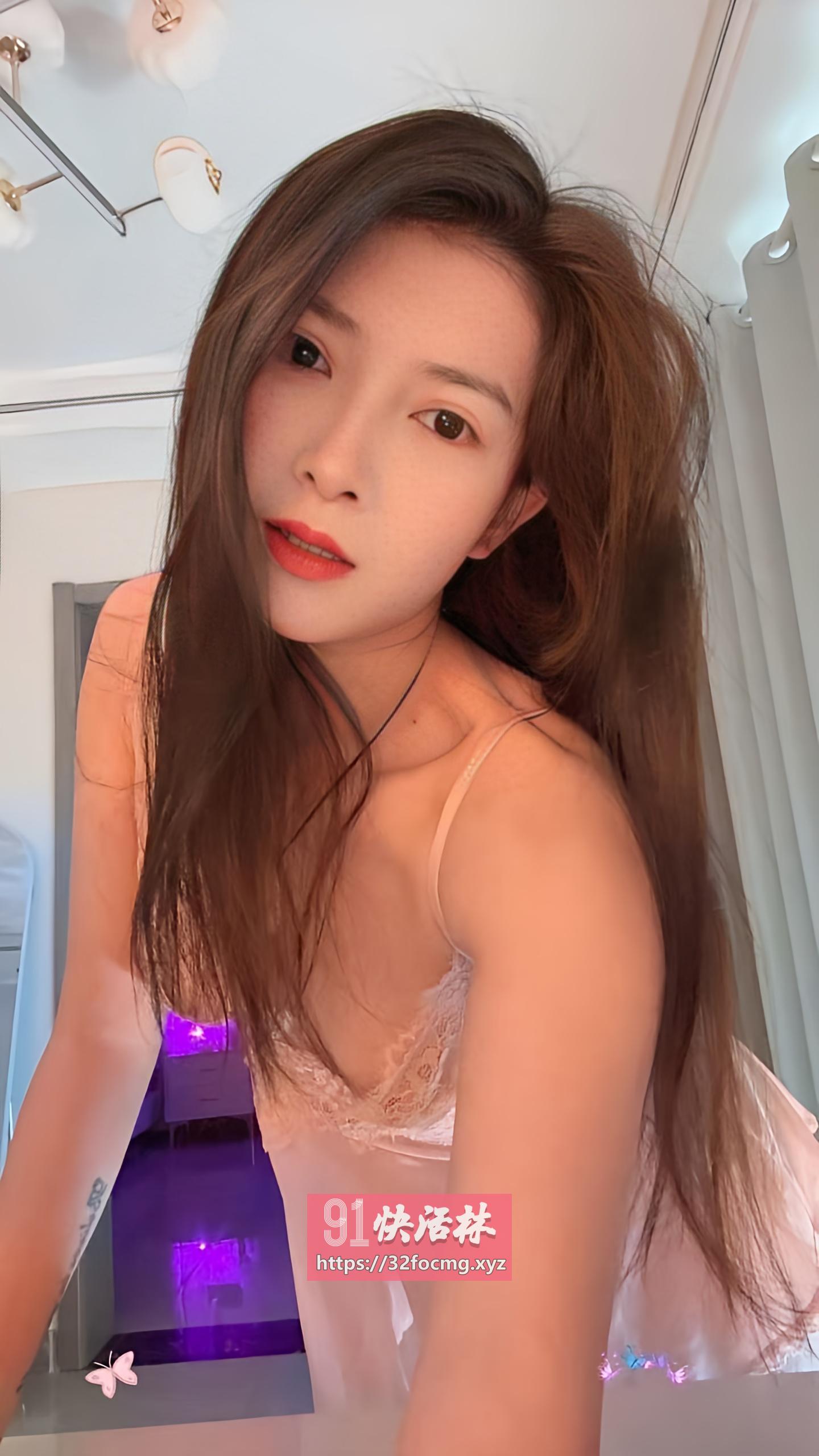宝安性感翘臀御姐雅雅