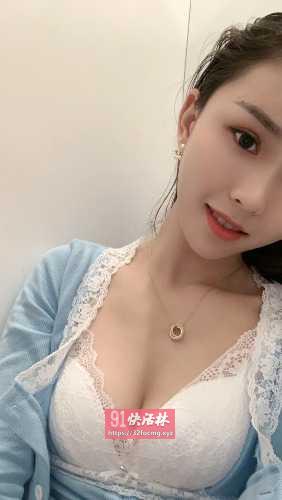 漂亮奔放的小骚货