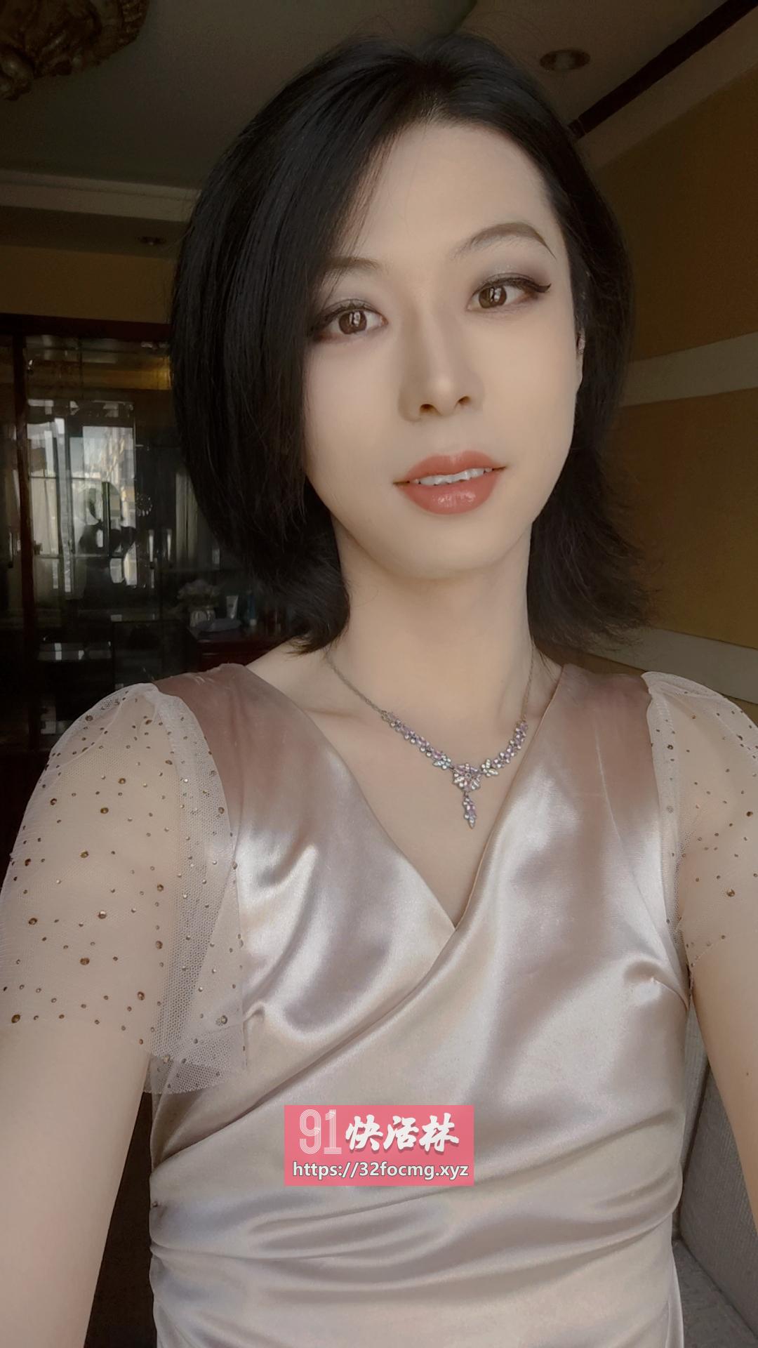 不一样的体验人妖伪娘