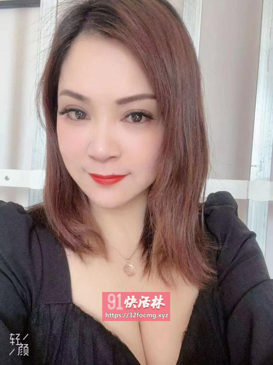 天津居家兼职年轻美女