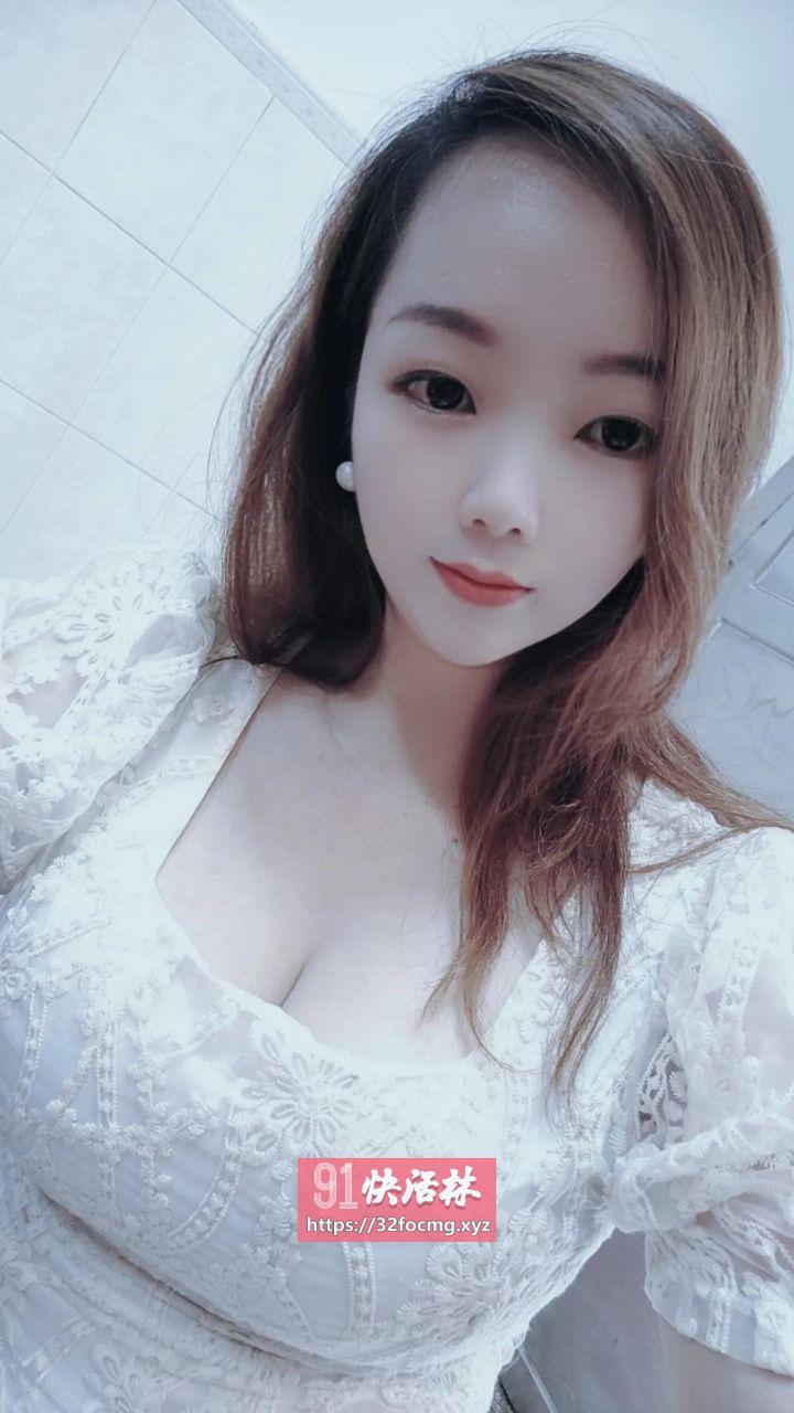 万柏林雪白大奶御姐
