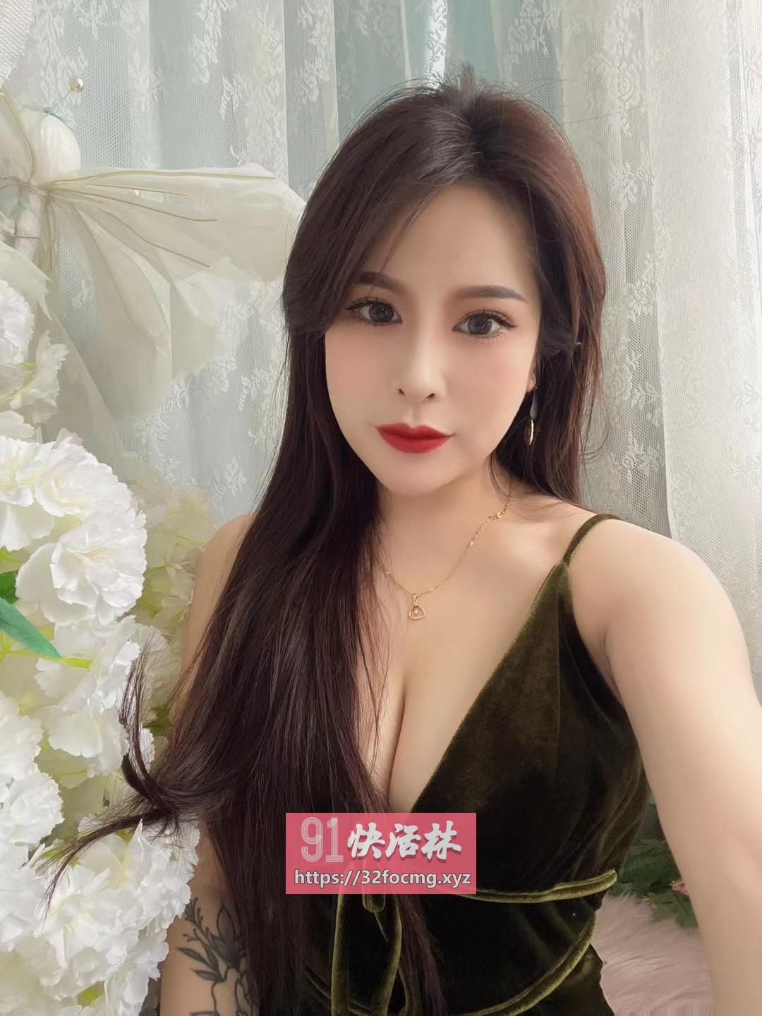 丰胸长腿小姐姐