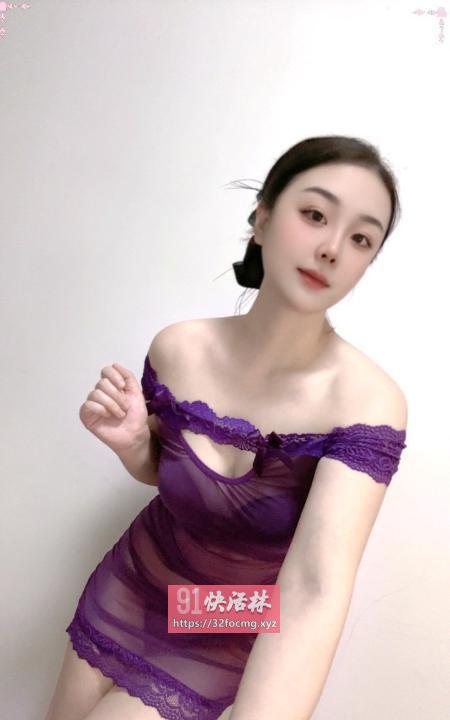 风骚性感翘臀美乳小姐姐