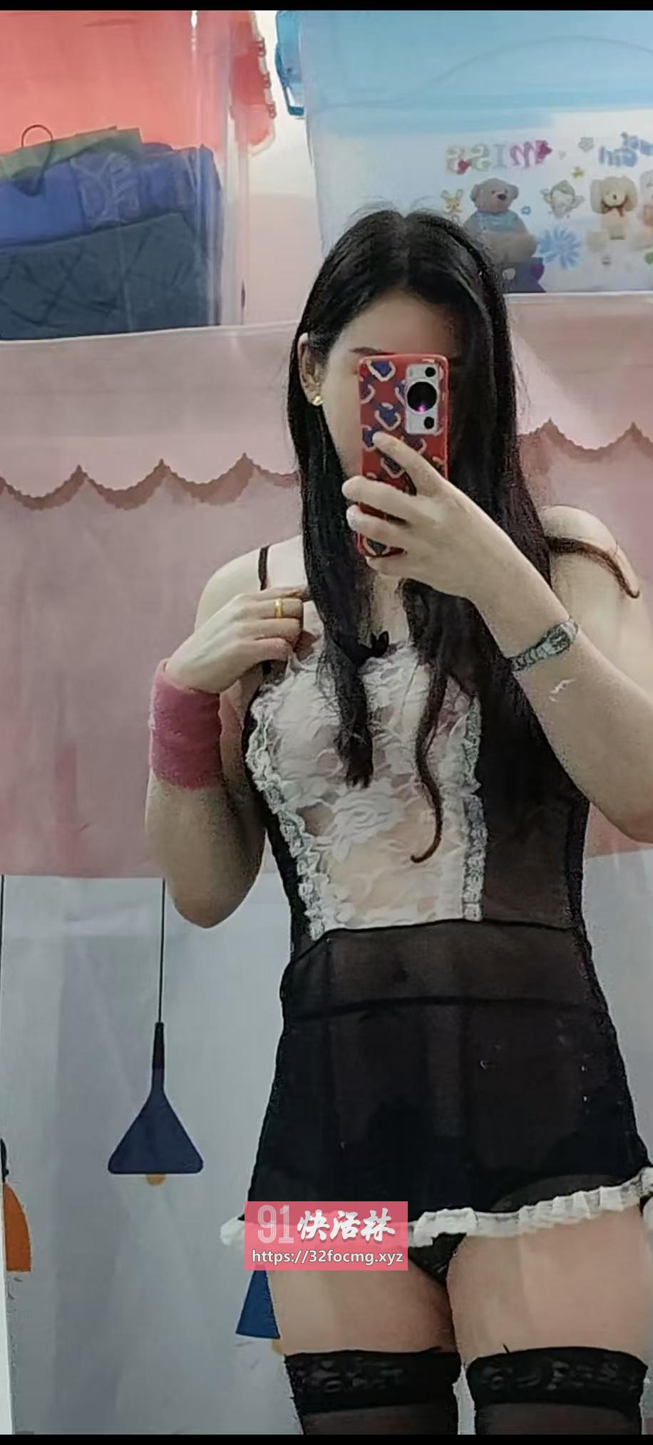 身材颜值很棒的小姐姐
