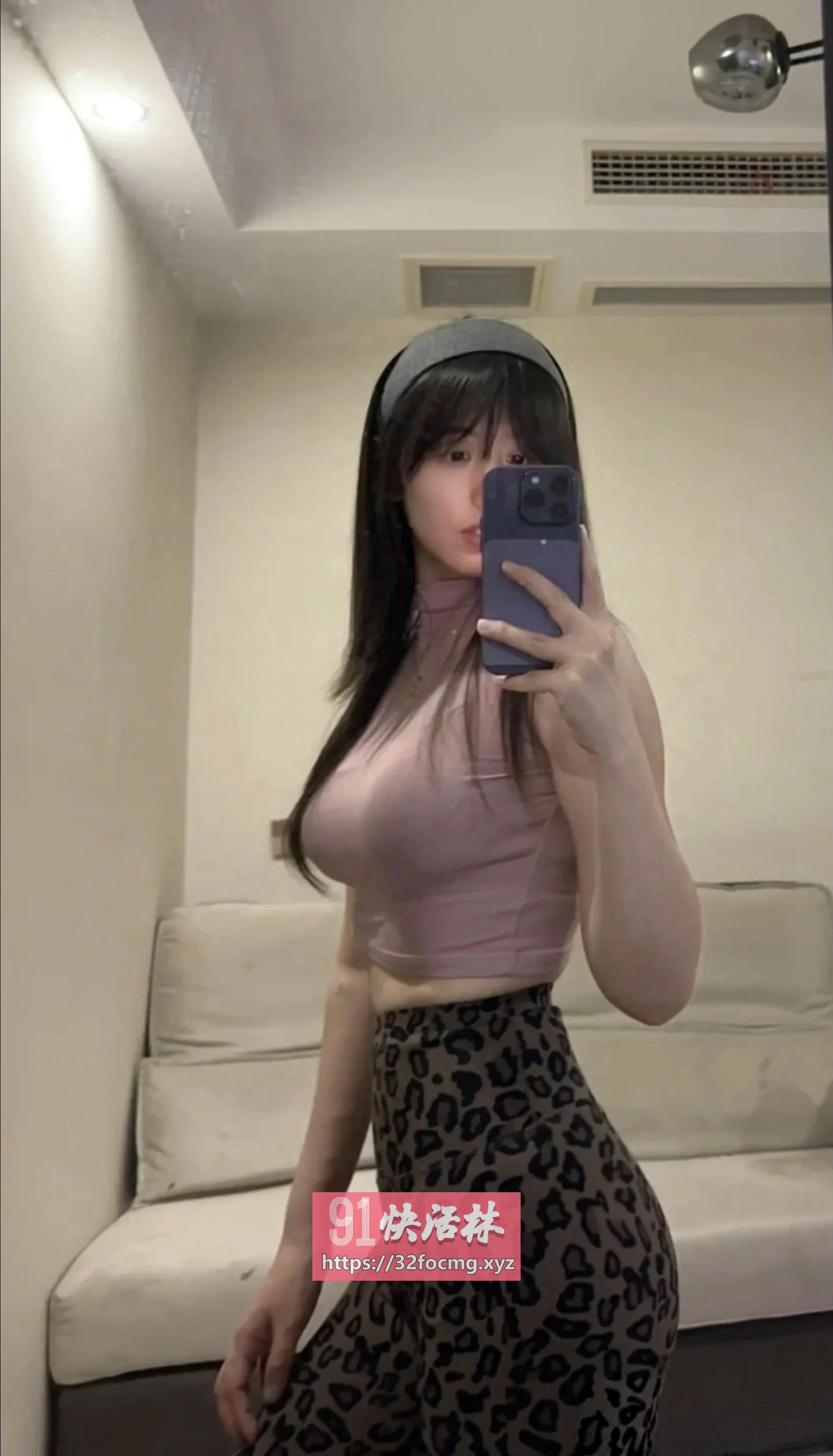 健身美女然宝