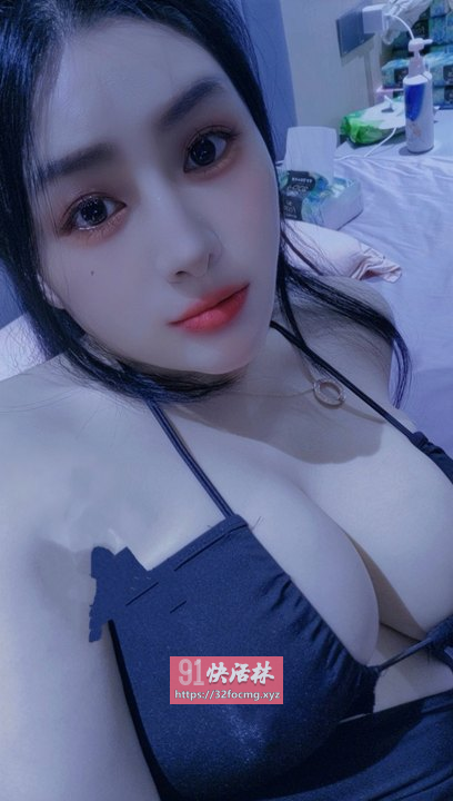  性感白嫩妹服务不错口活很爽