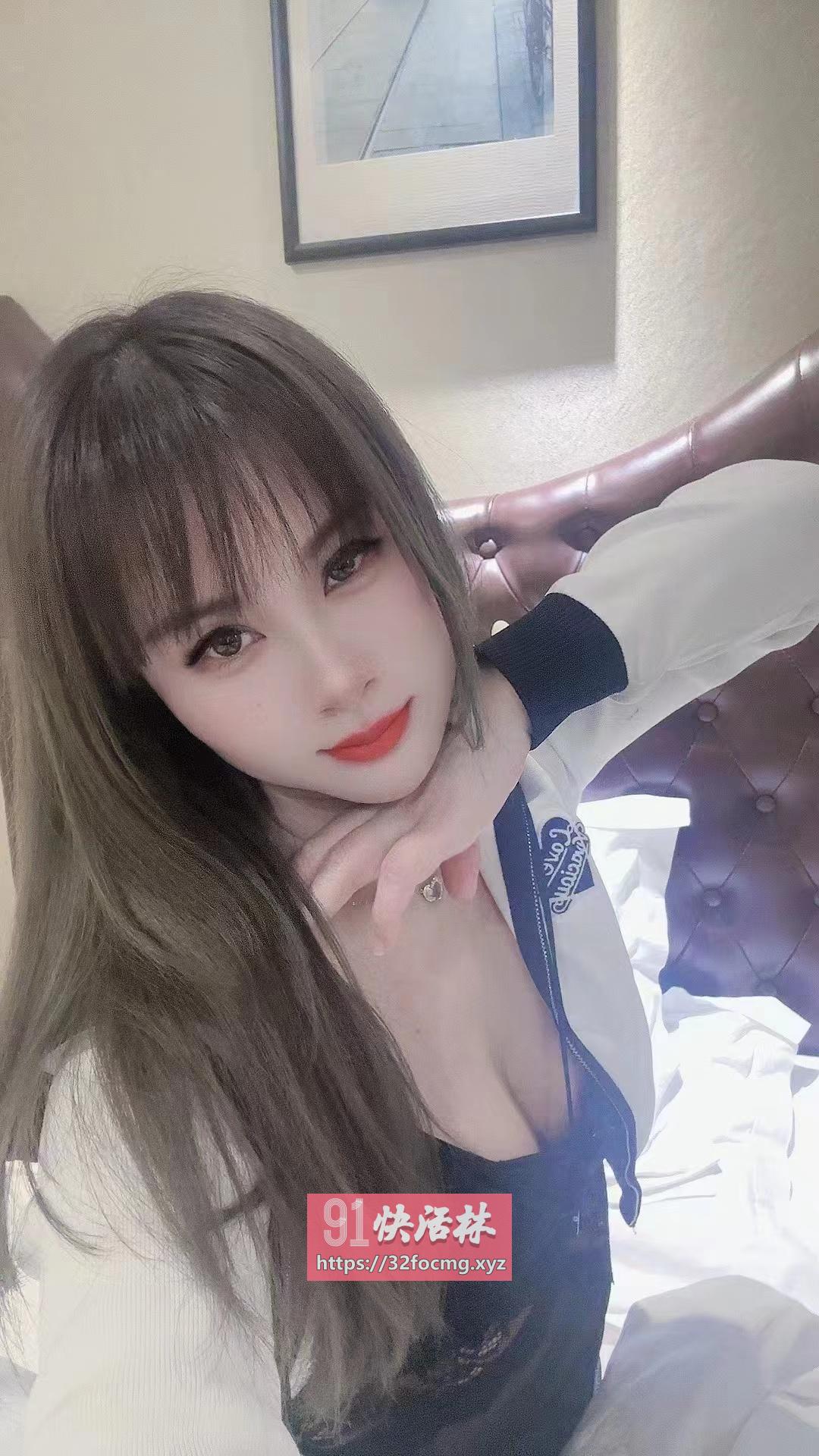 武侯粉嫩水多人间尤物小姐姐