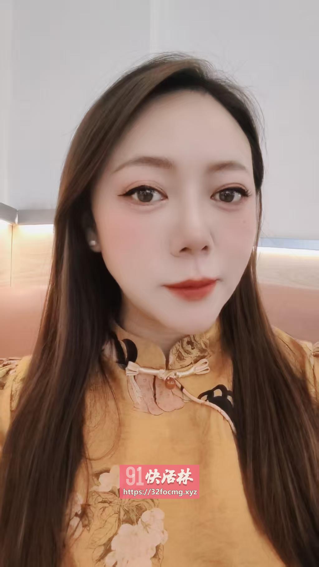 D奶风骚少妇