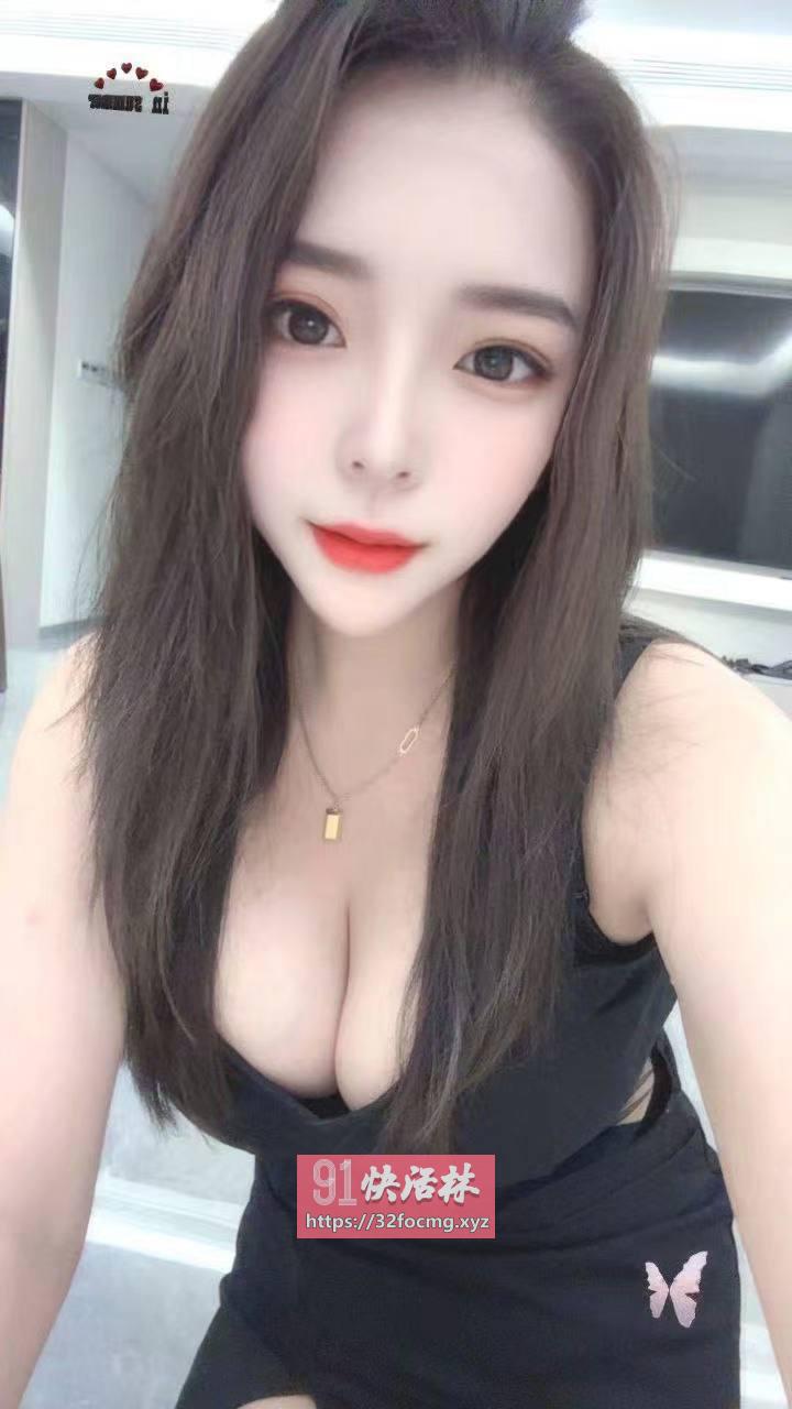 天河白嫩大胸妹