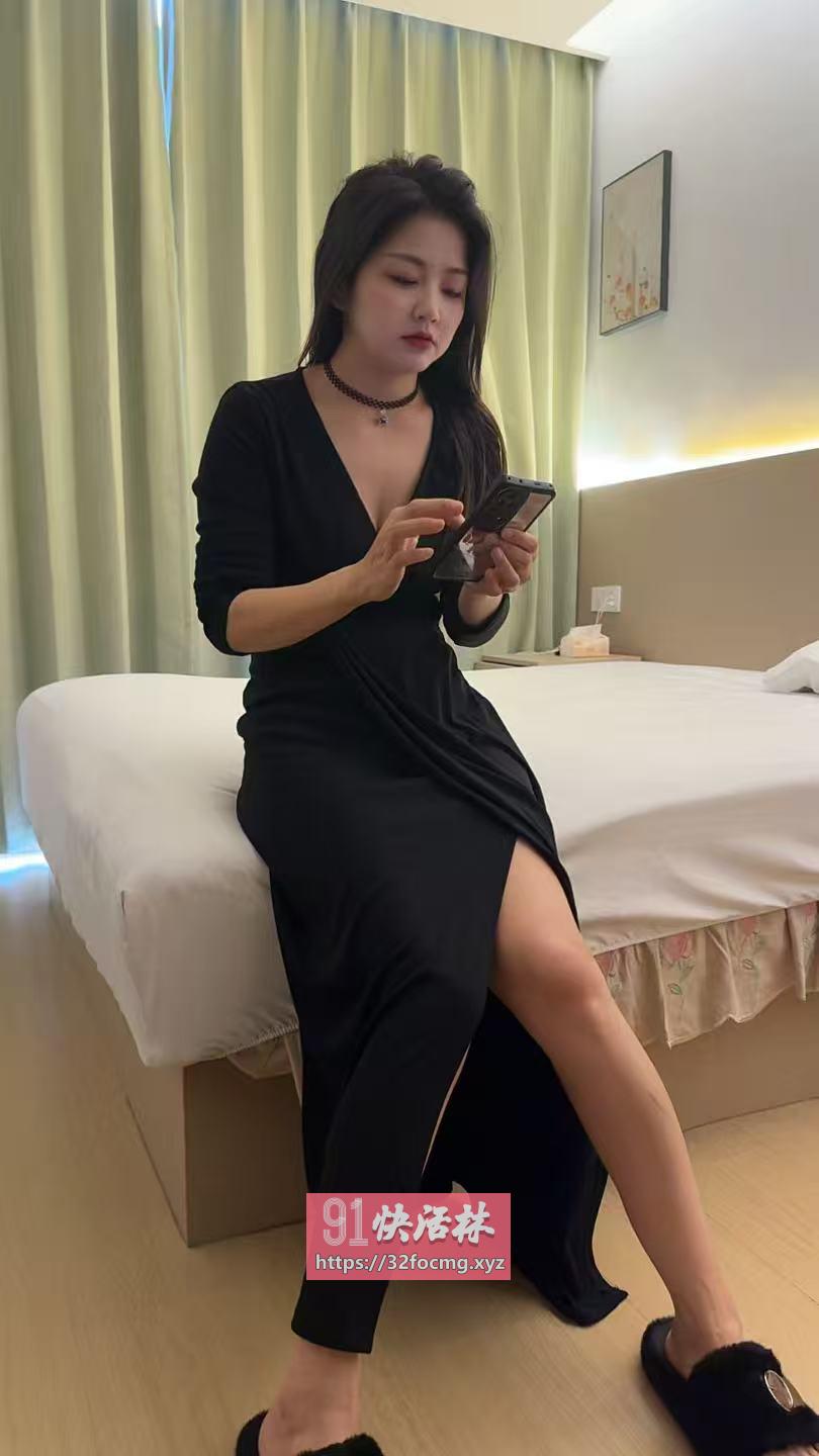 上饶市皮肤白皙光滑，舌头很灵活舔得舒服