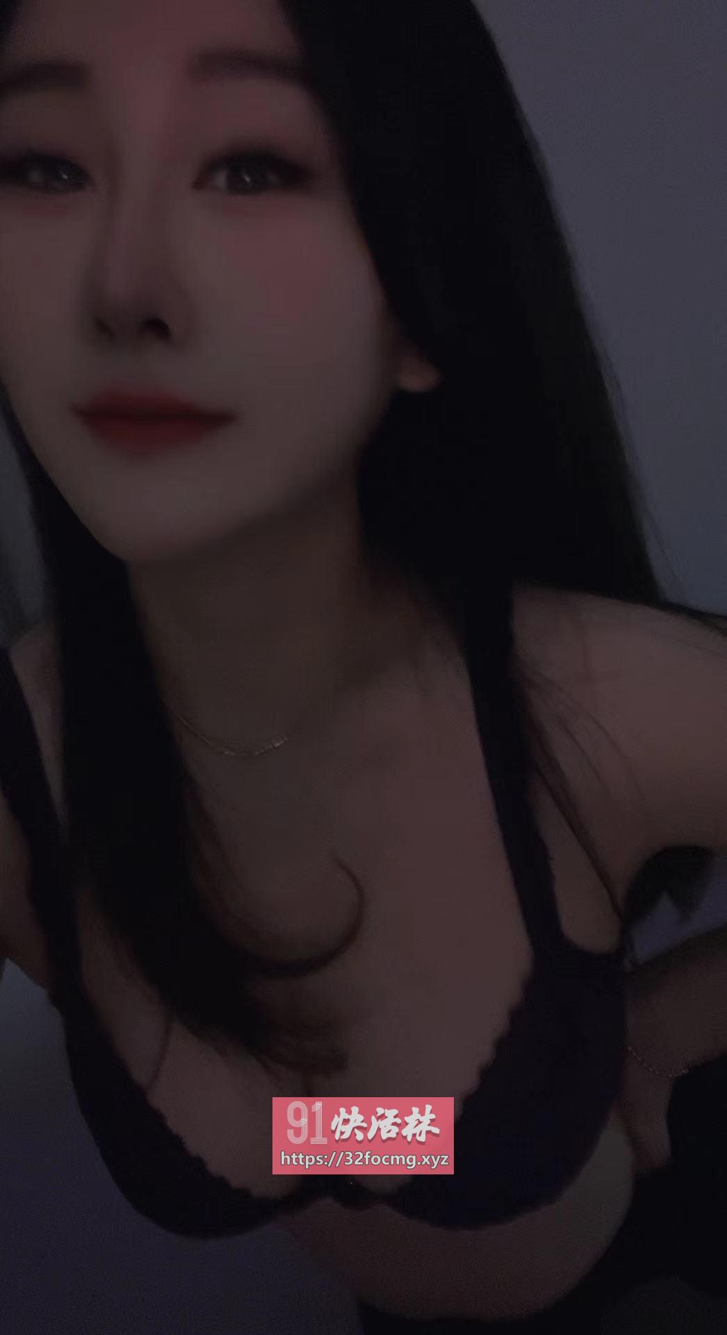 性感D奶颜值小姐姐