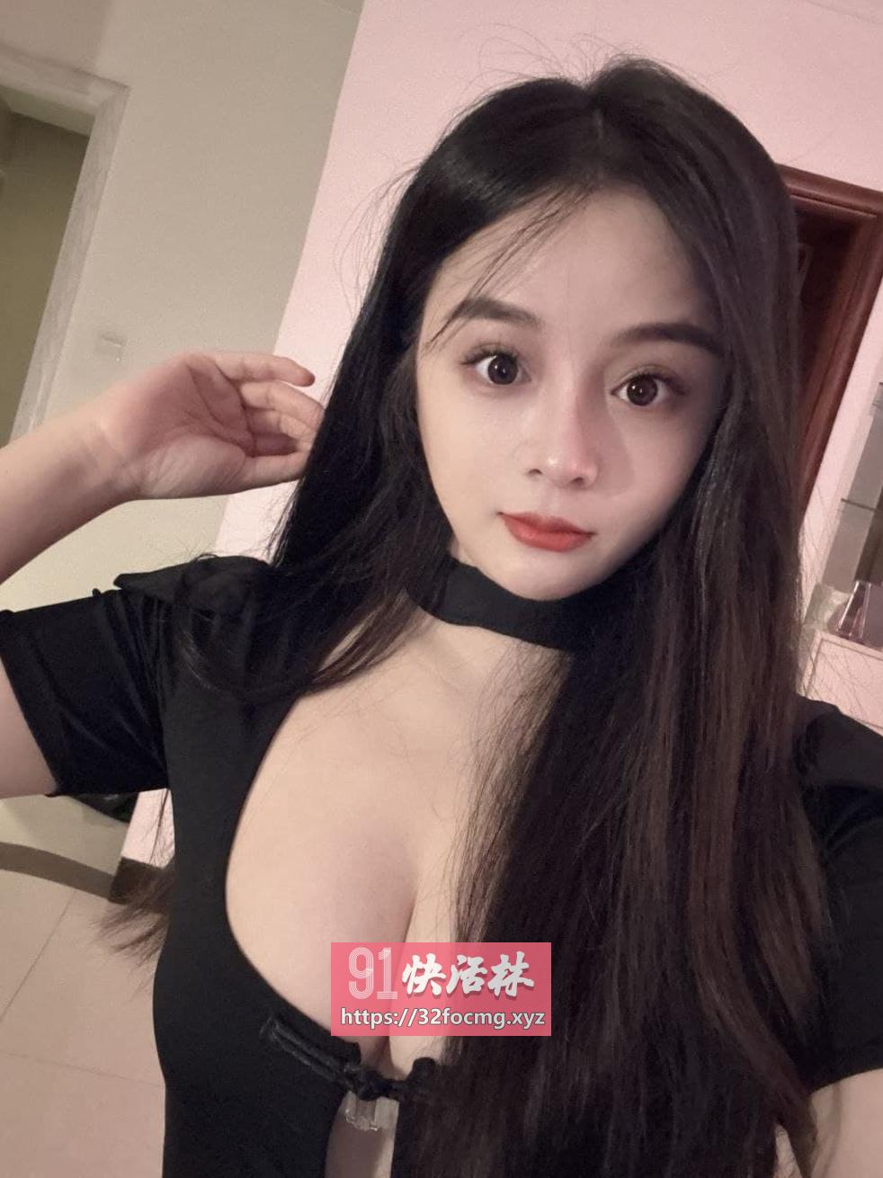 长治性感丰满翘臀美女