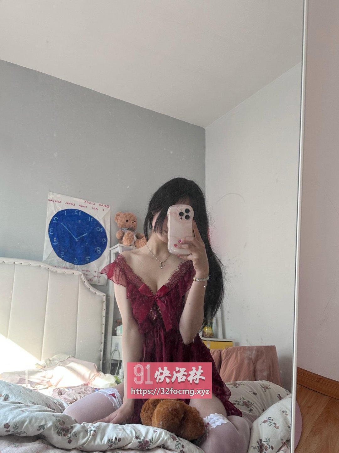 粉嫩鲍鱼长腿兼职小姐姐