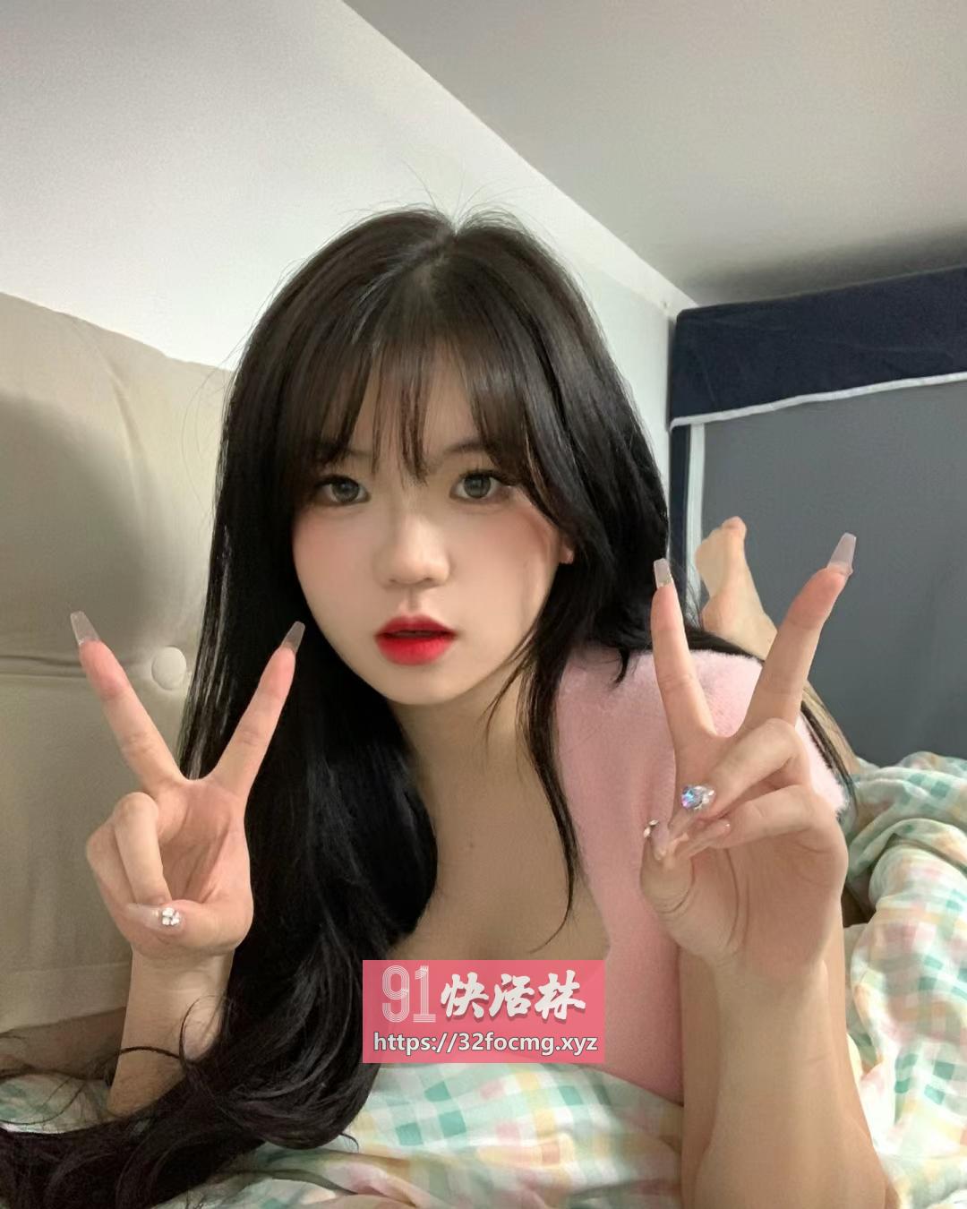 肤白嫩妹高颜值粉嫩水多穴