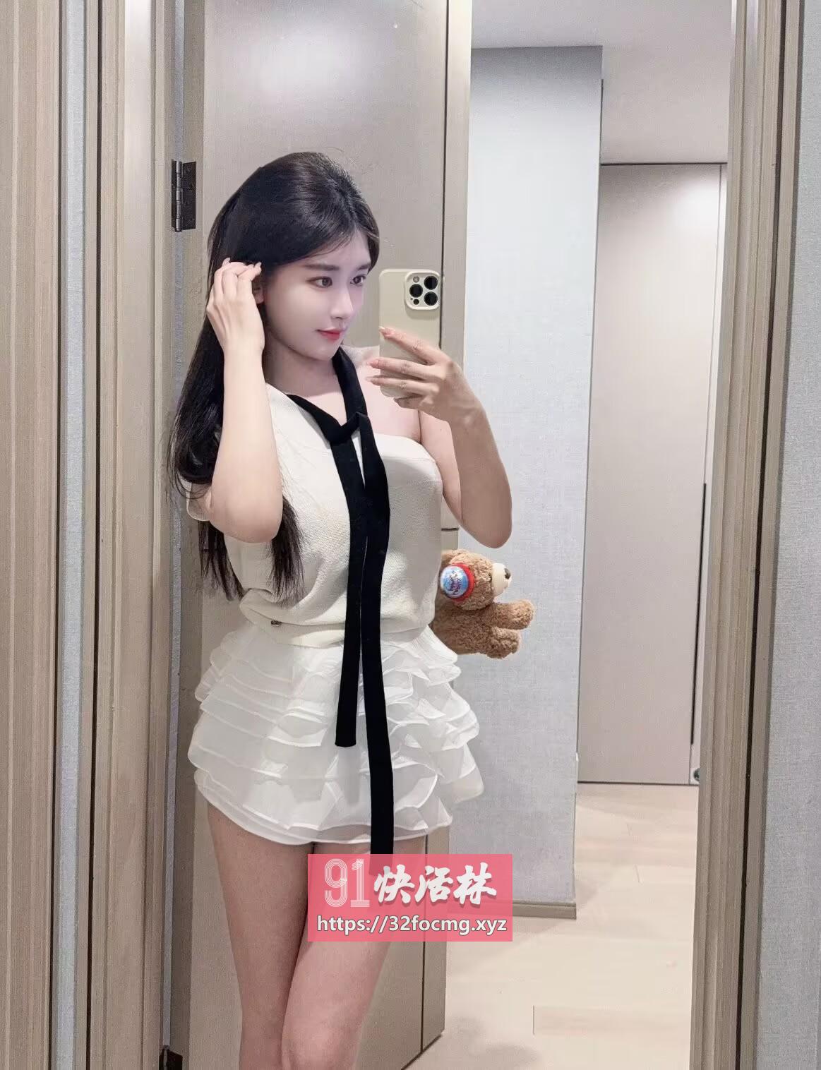嫩妹的圆润翘臀真迷人