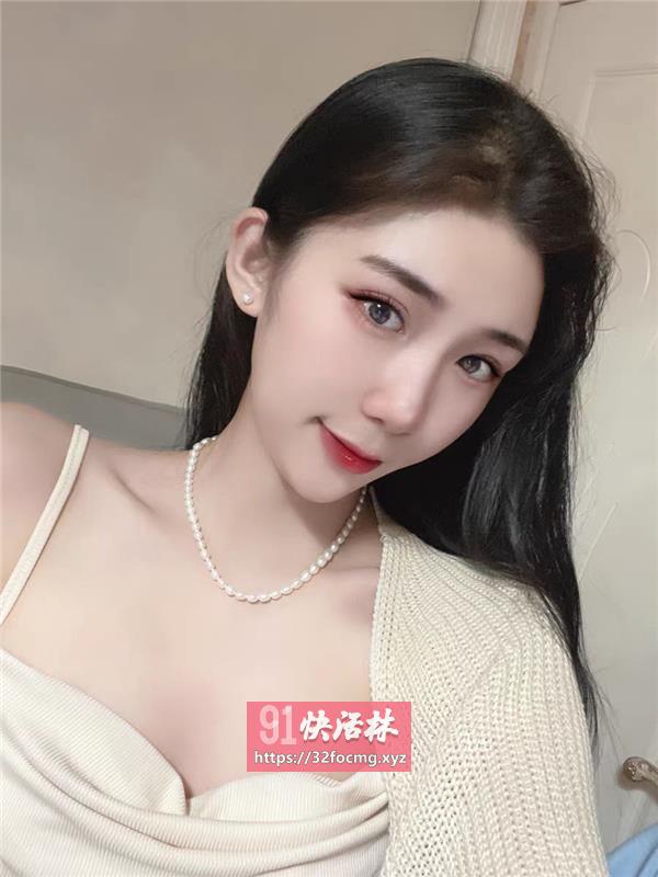 身材火辣的小少妇
